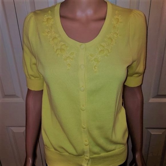 Kim Rogers Yellow Elbow Sleeve Scoop Neck Ebroidered Button Sweater Size S NWOT - Picture 3 of 6